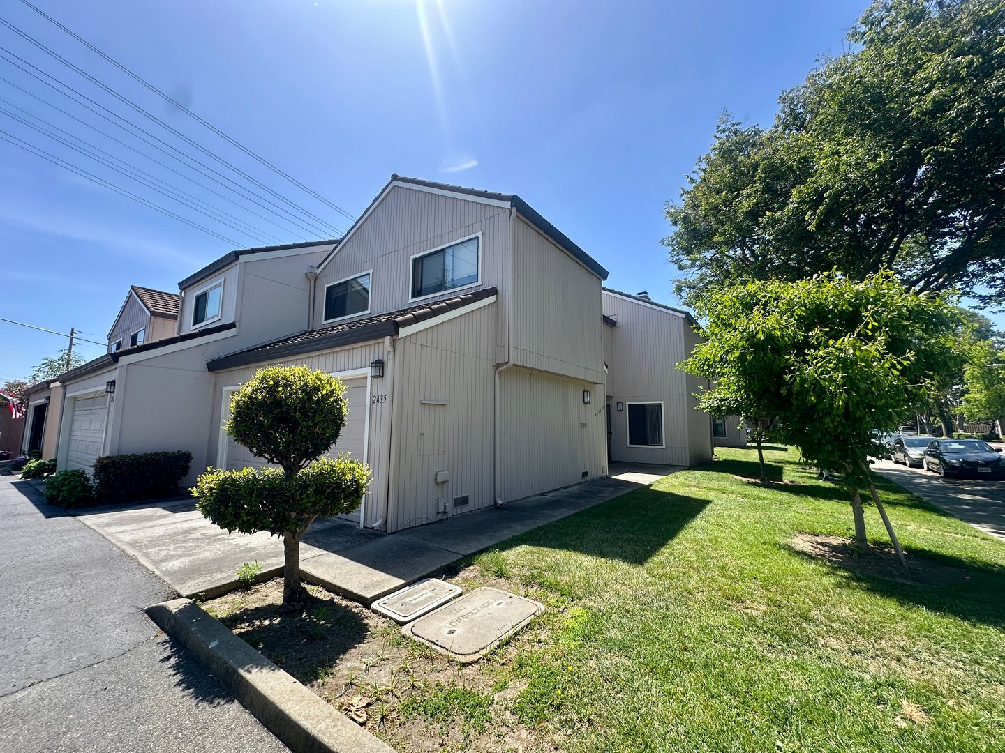 Santa Clara House: 2435 South Drive