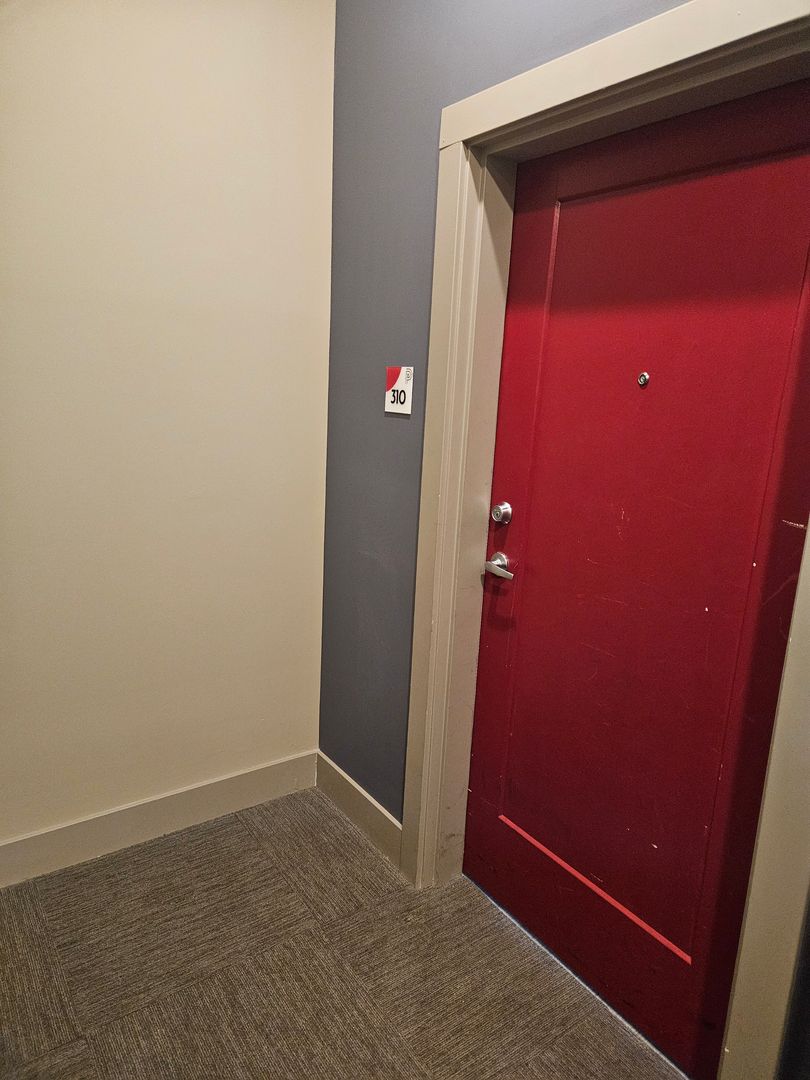 Lansing Apartment: 2222 E. Michigan Avenue