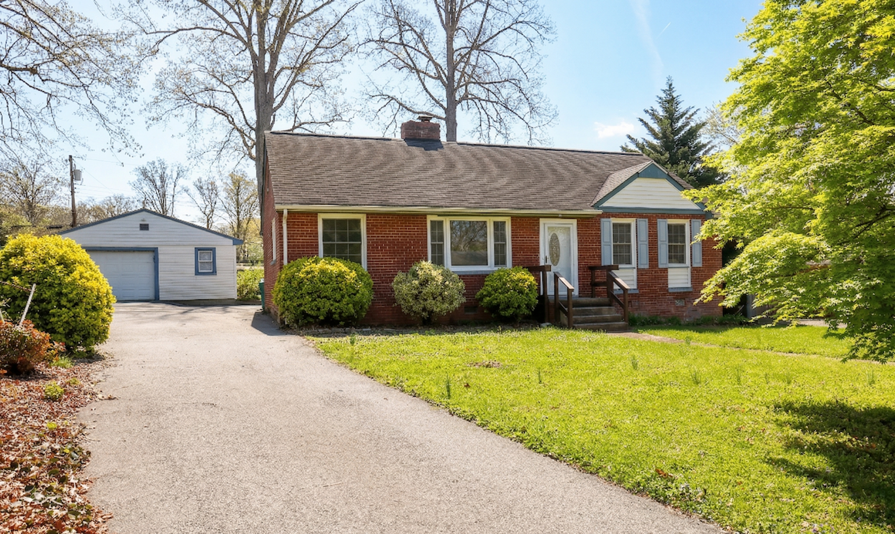 Henrico House: 8707 Mapleton Rd