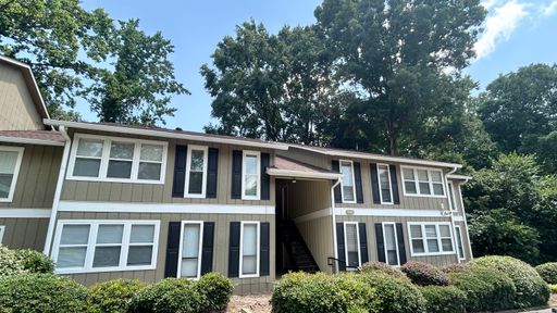 North Atlanta 1 Bed-1 Bath Condo, LVP Hardwoods, Sunroom/Office, Available NOW! – photo 1