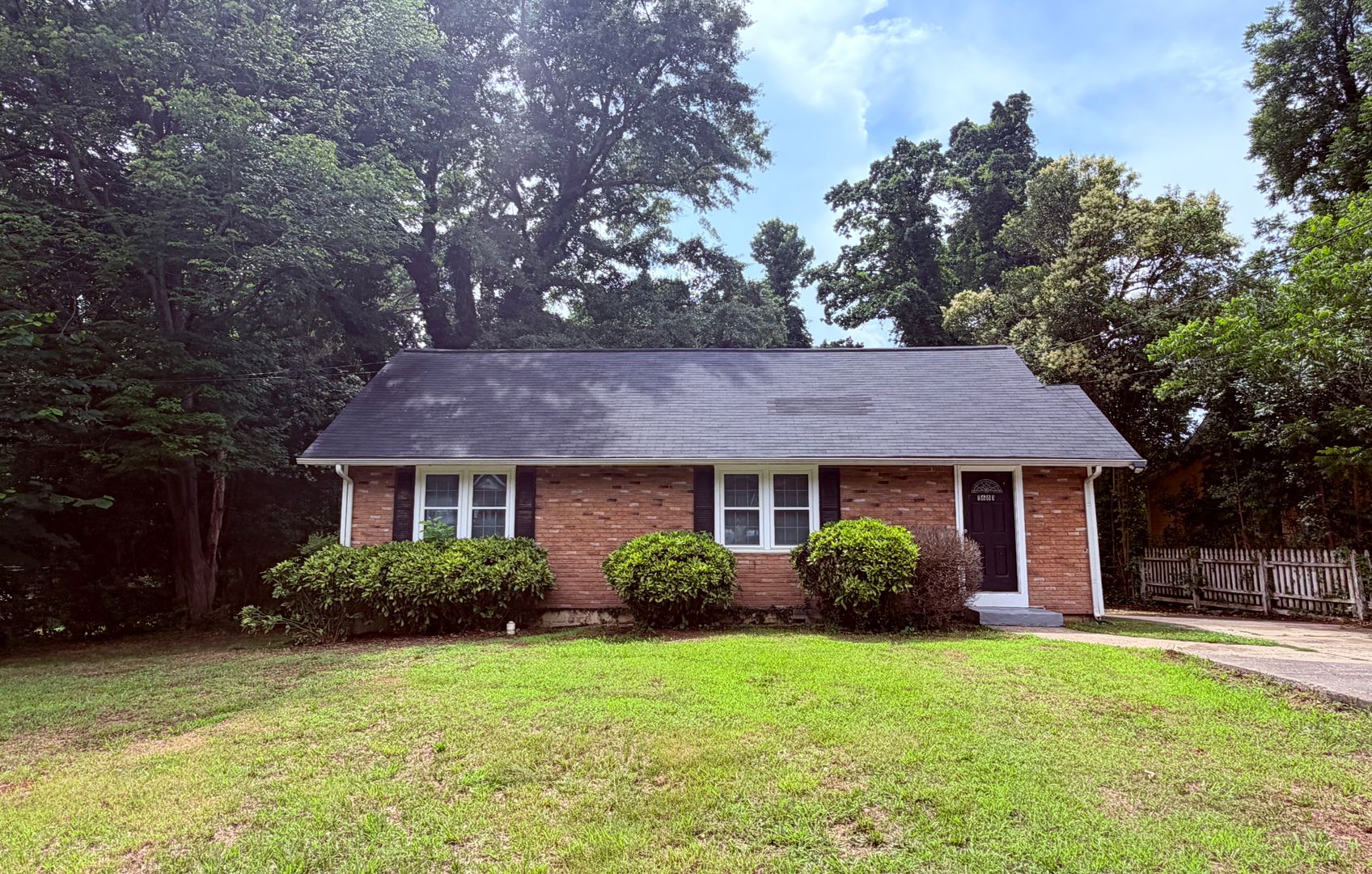 Atlanta House: 1681 Hadlock St SW
