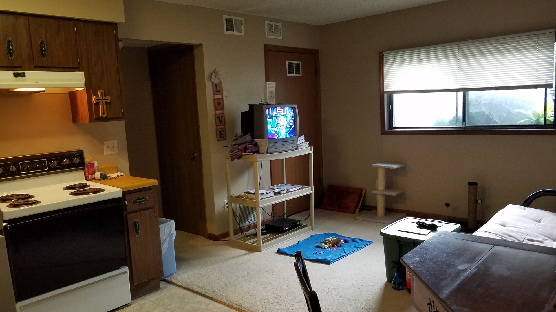 Coralville Apartment: 413 6th Ave