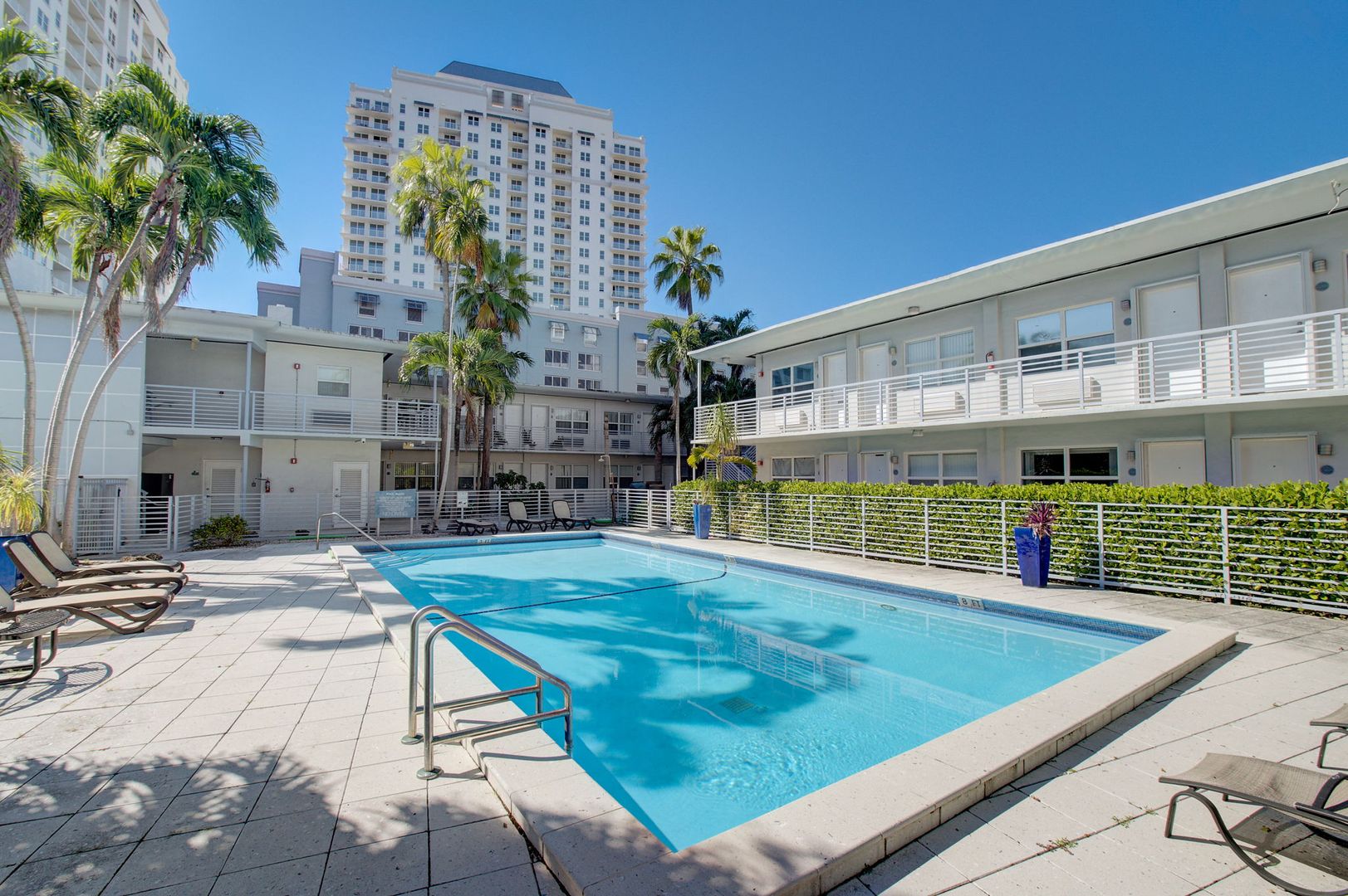 Miami Apartment: 8000 NE Bayshore Ct