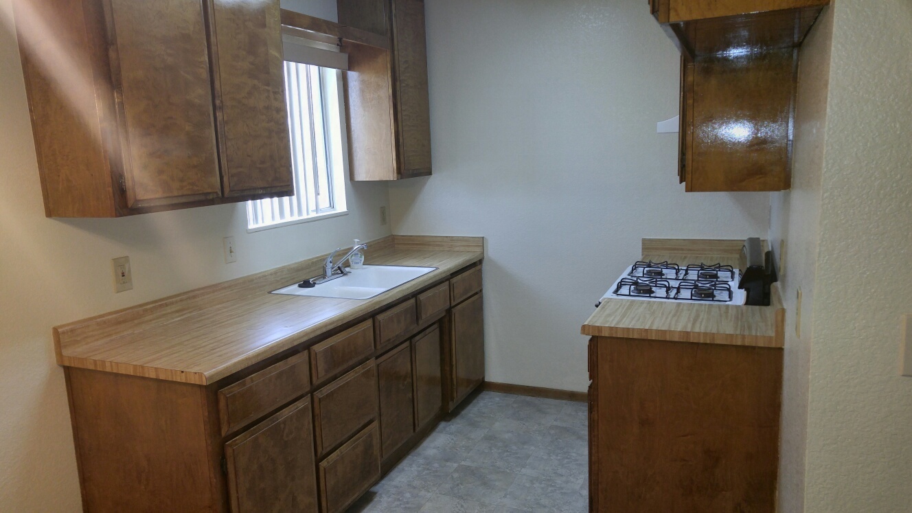 811 E. Menlo Avenue, Unit 9, Hemet, CA 92543