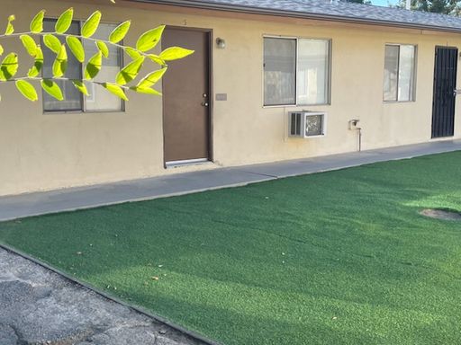 2 Bedroom, 1 Bath Apartment in Hemet - Available Now! – photo 1