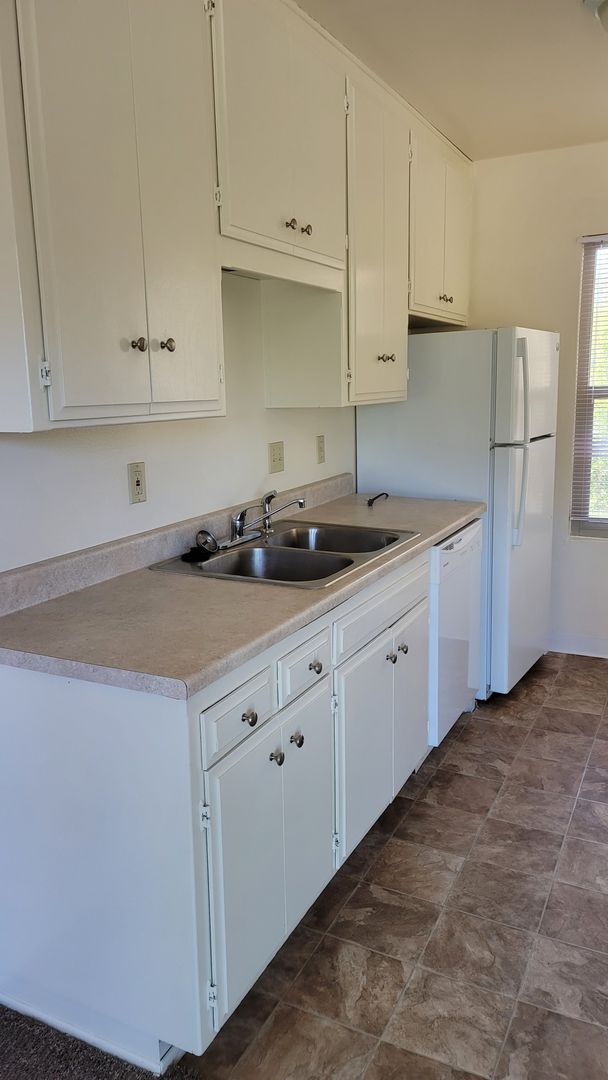 La Mesa Apartment: 5877 Baltimore Drive