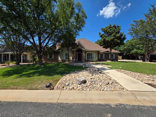FOR LEASE!! Great location!