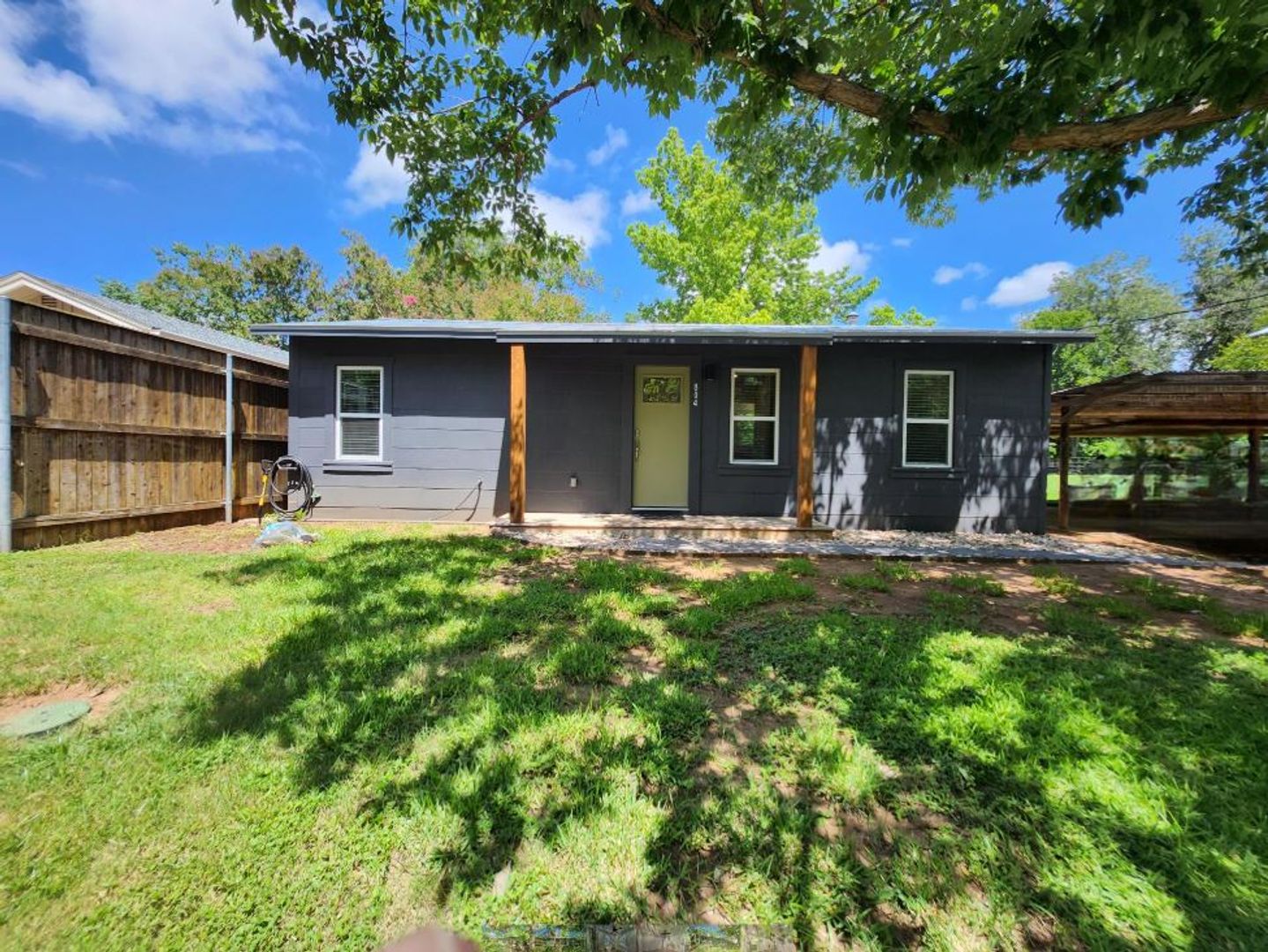 Fredericksburg House: 804 N Orange