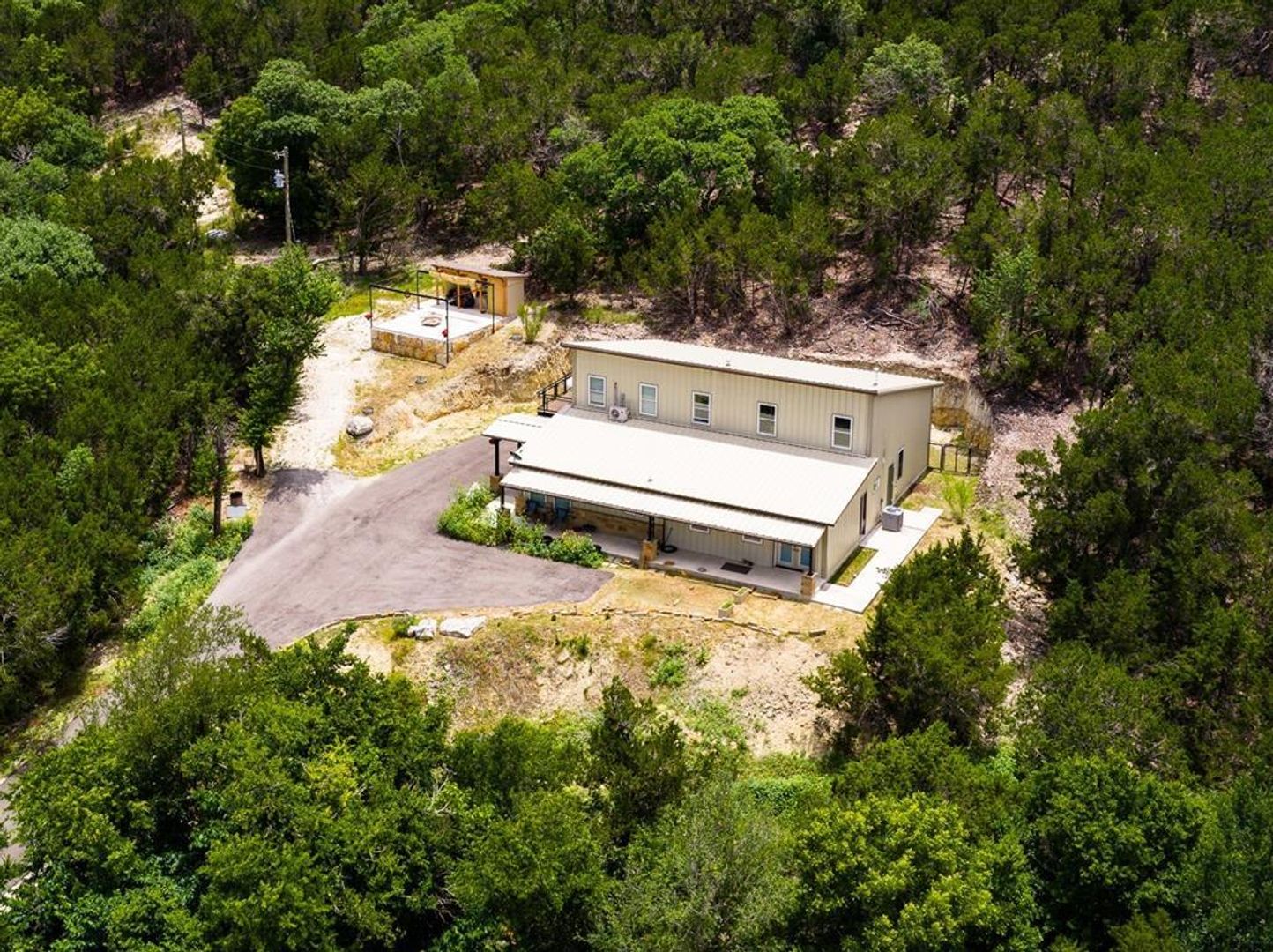 Kerrville House: 144 Roland