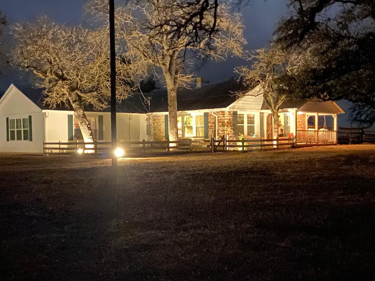 Fredericksburg House: 38 Parker Ranch Rd