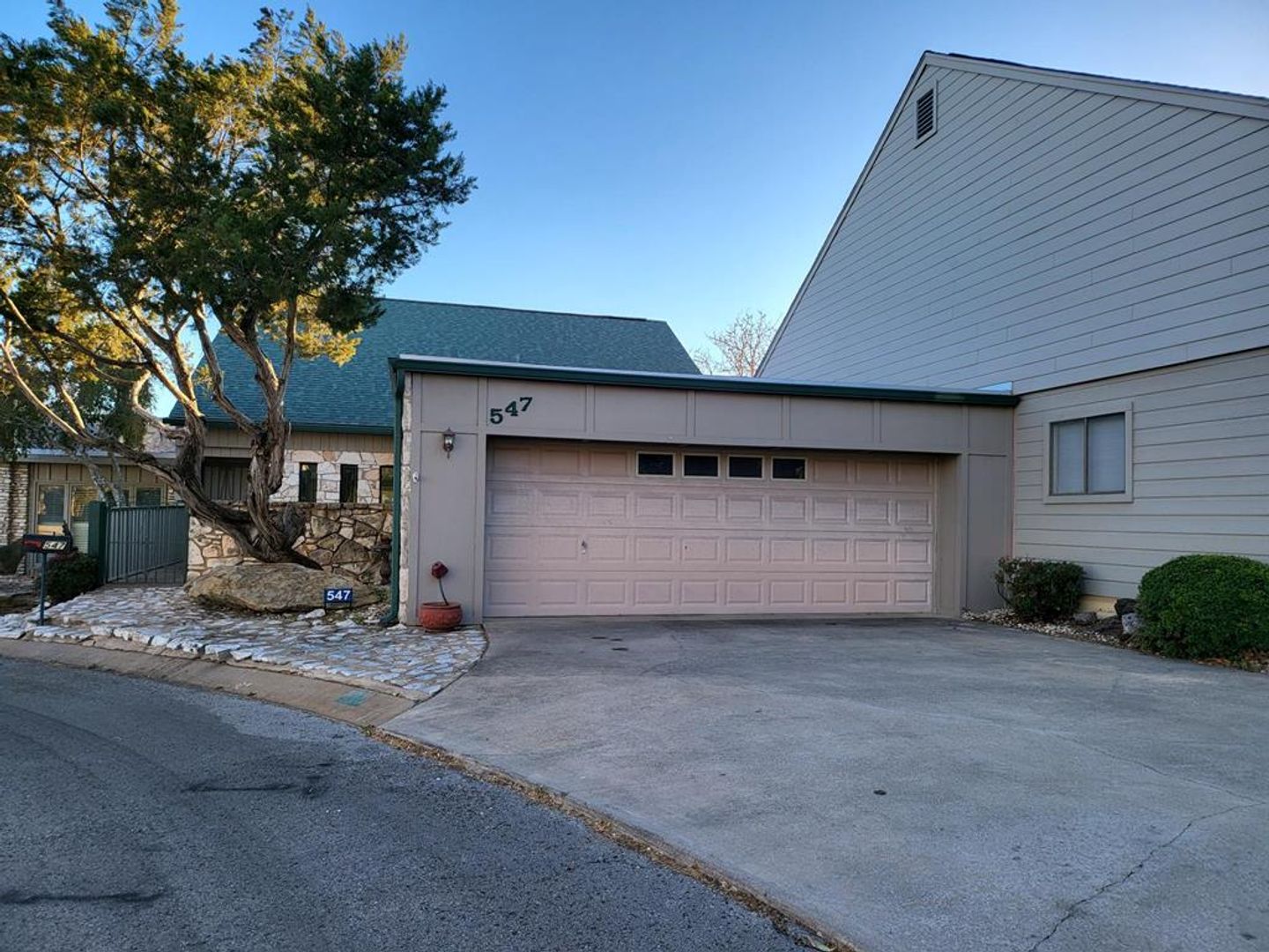 Kerrville House: 547 Fairway Dr