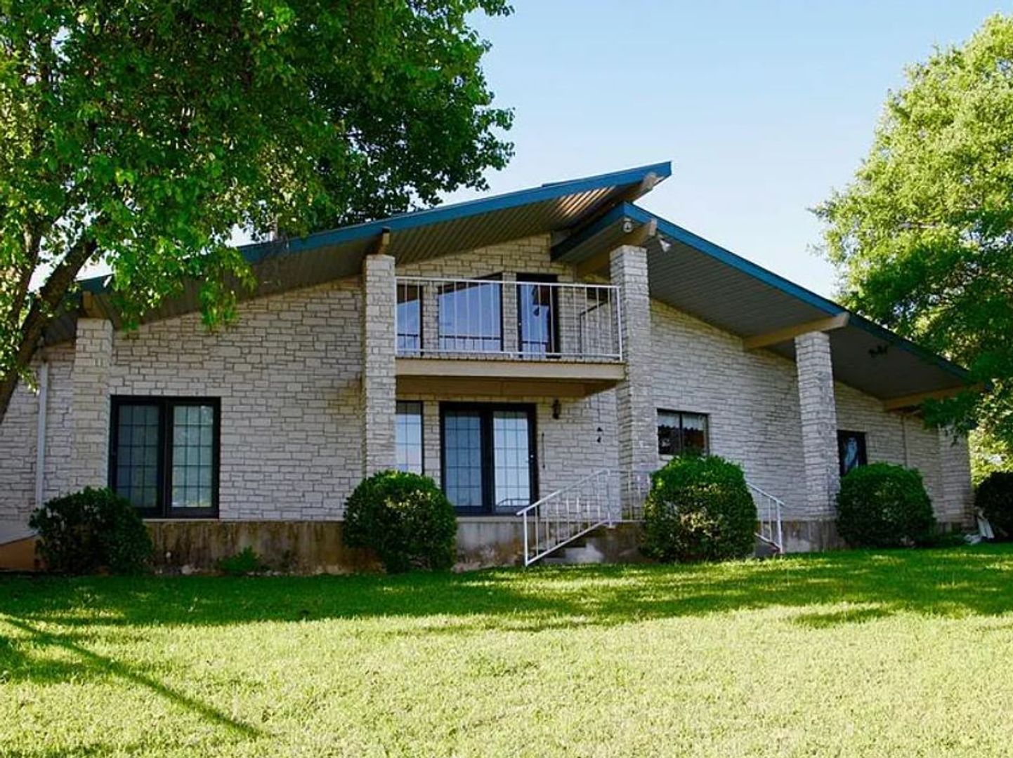 Kerrville House: 2212 Rock Creek Dr.