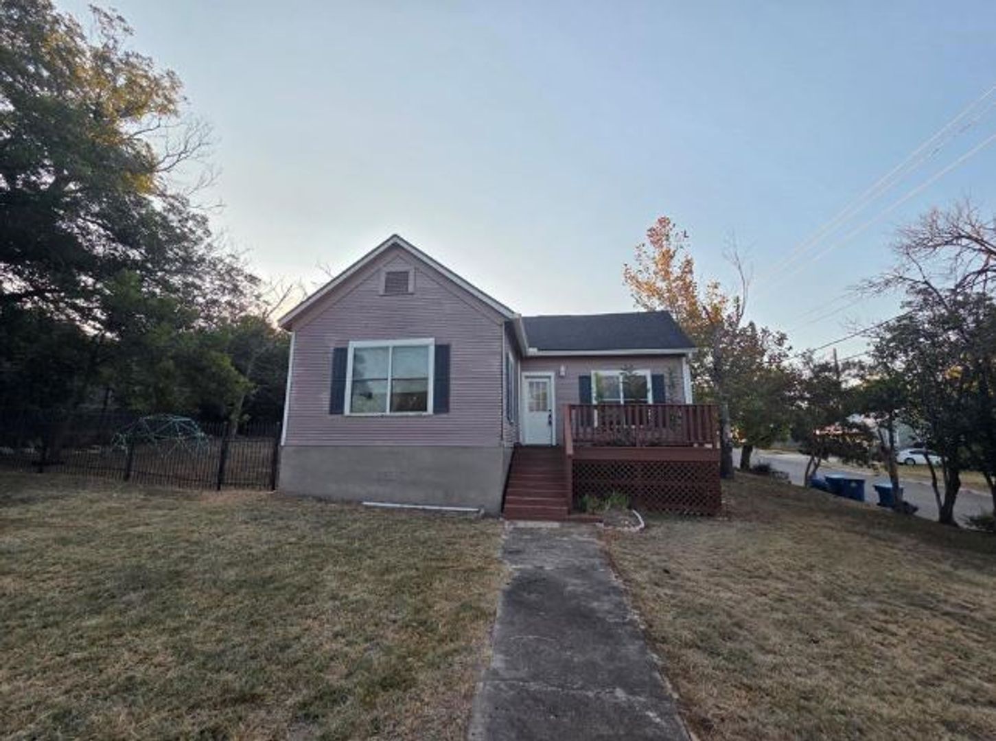 Kerrville House: 801 Everett Street