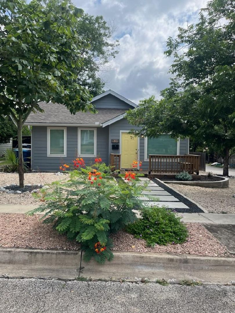 Kerrville House: 828 Wheless