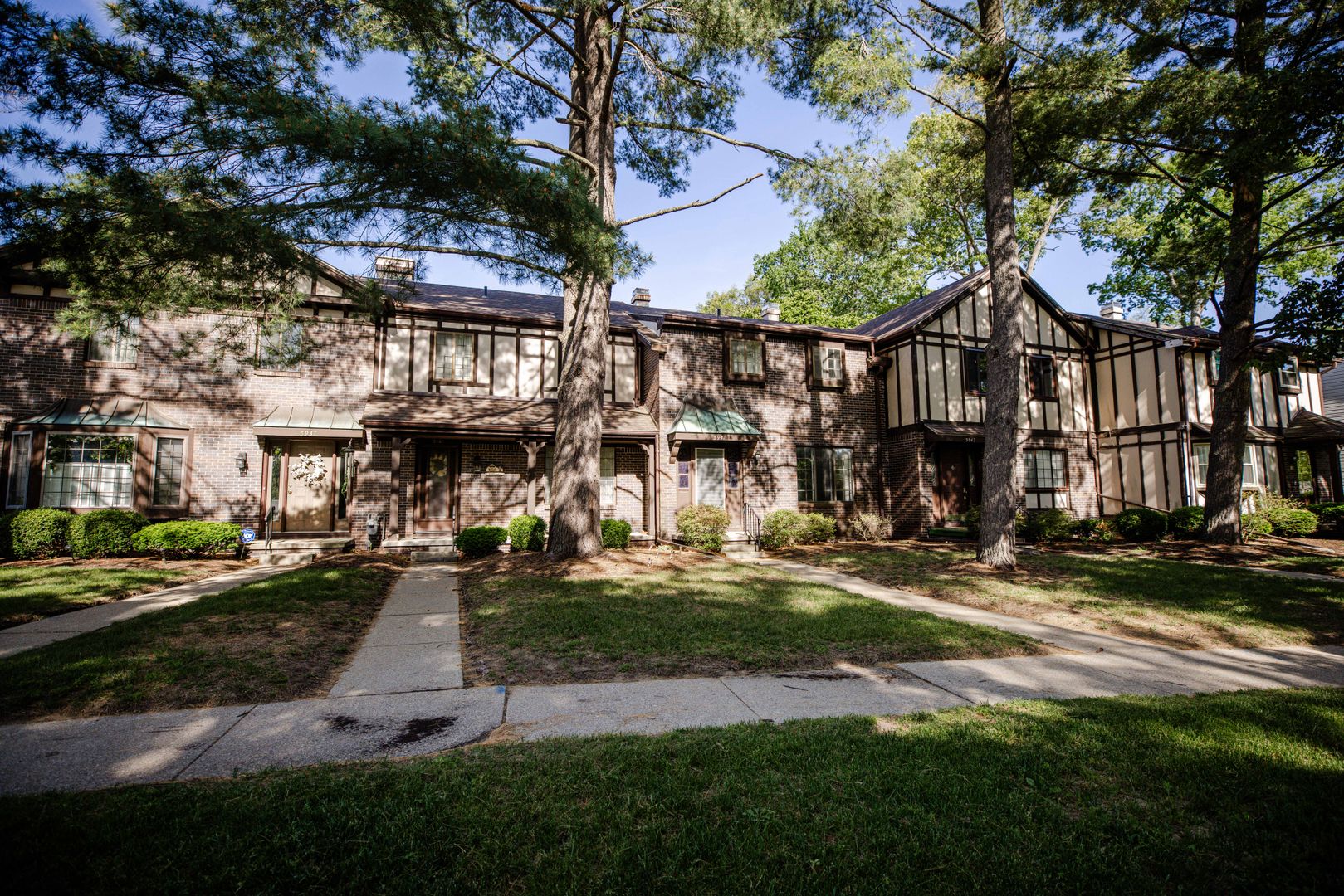 Toledo House: 5941 Tetherwood