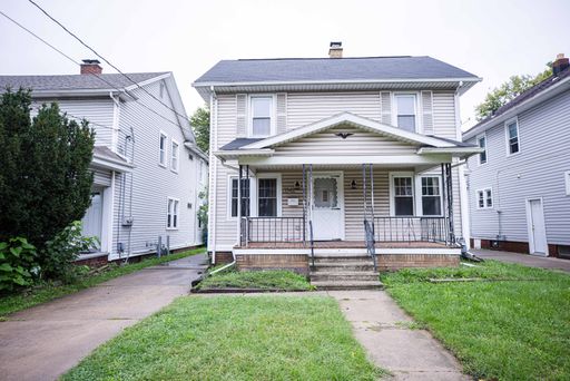 Beautiful 3 bedroom 1 1/2 bathroom for rent West Toledo! – photo 1