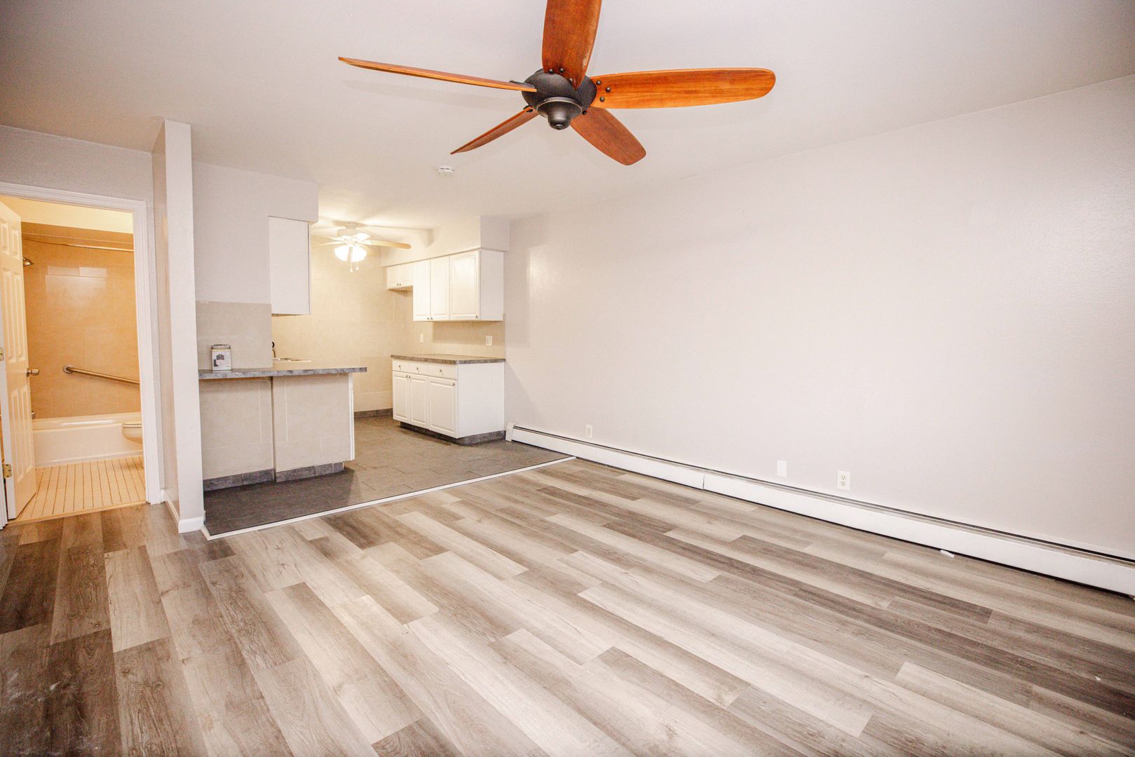 Toledo Apartment: 5750 Winona Dr.