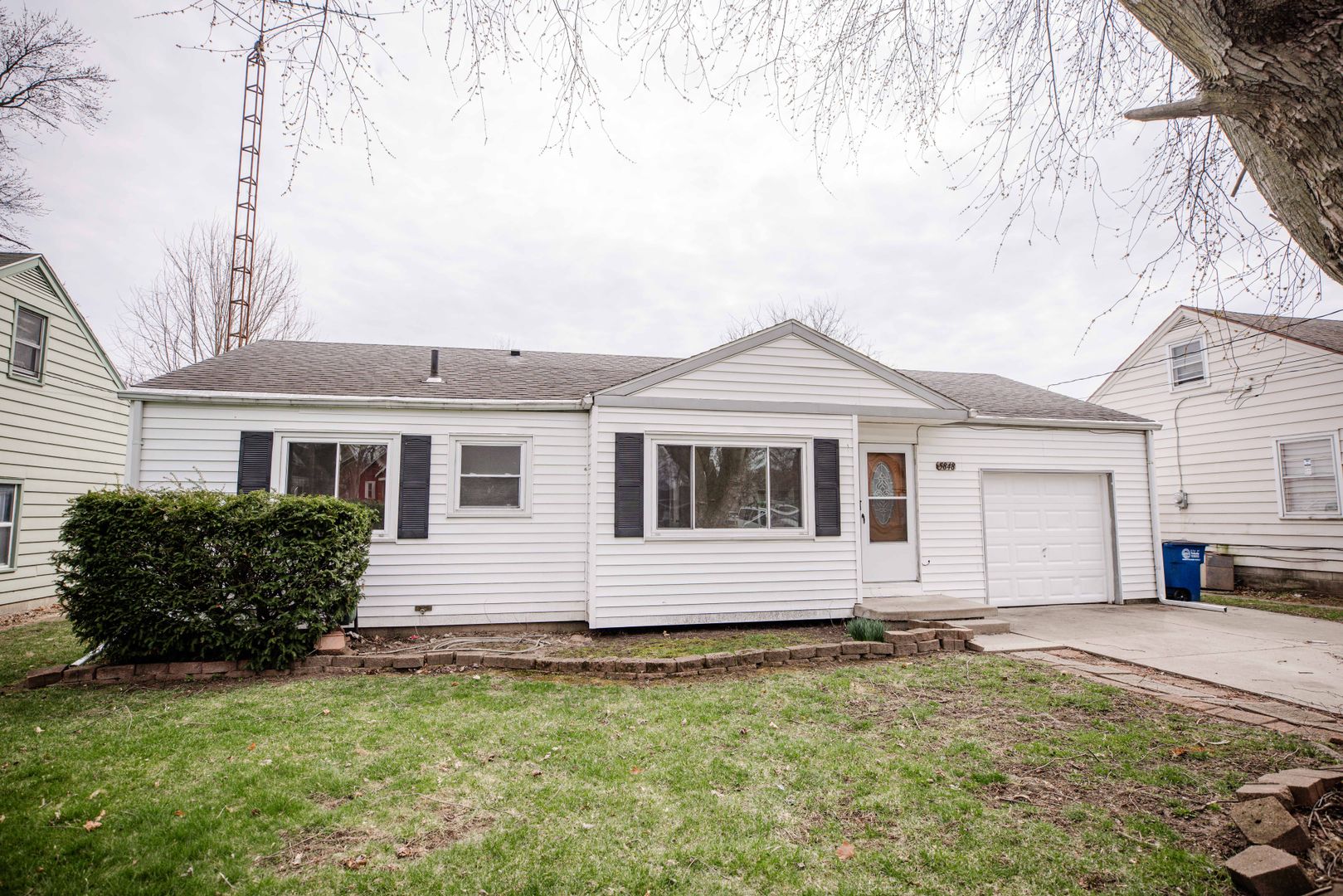 Toledo House: 5848 Meteor Ave