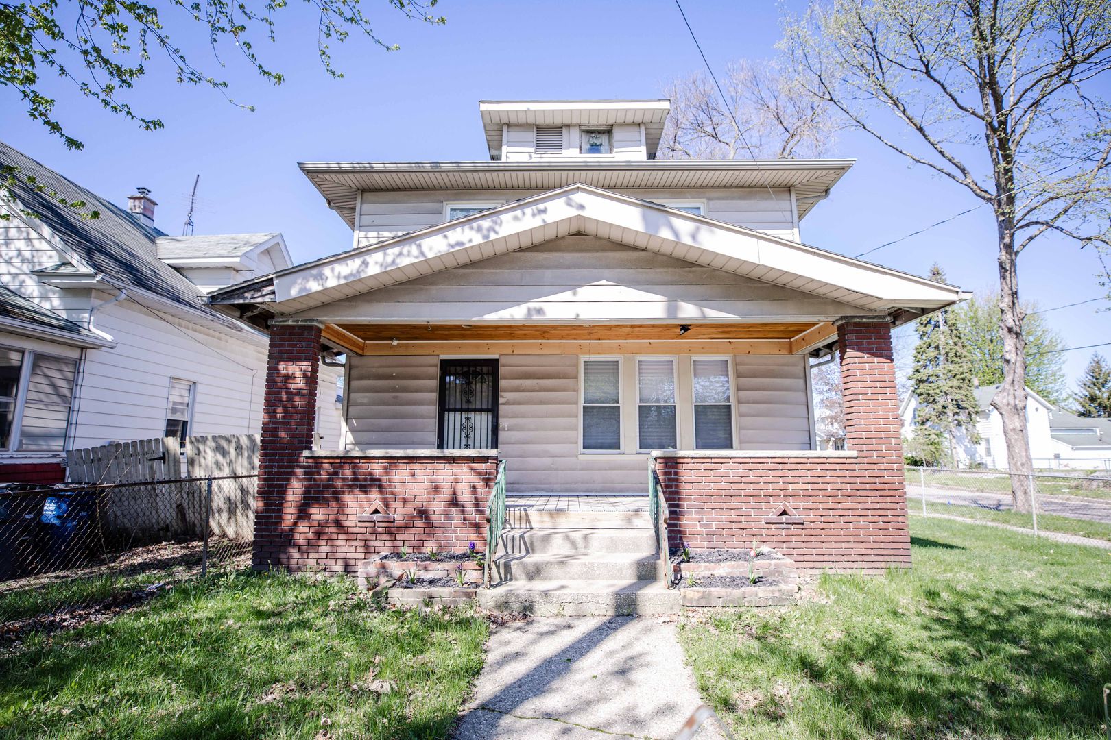 Toledo House: 532 Dover Place