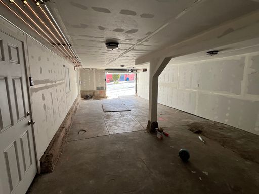 GARAGE FOR LEASE – PARKS UP TO 4 CARS! HUGE! – photo 1