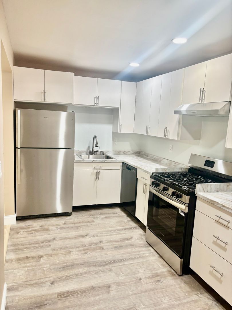 Galloway Condo: 104 Sussex Place