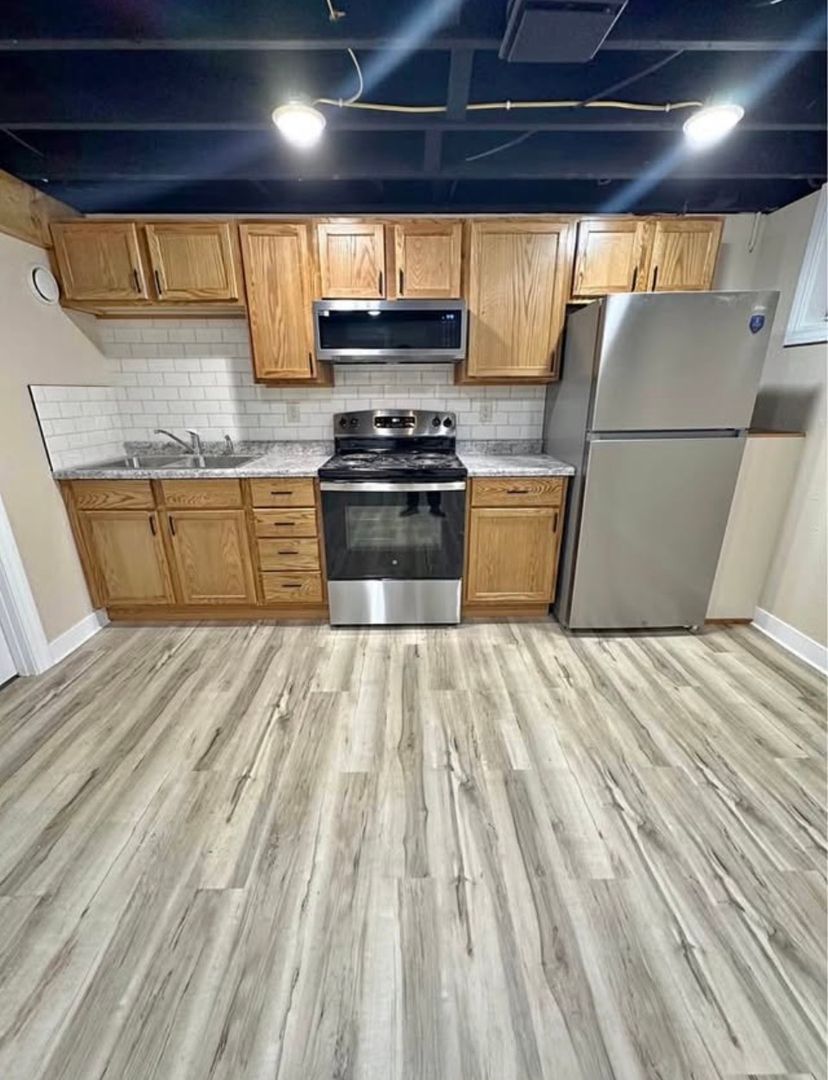 Eau Claire Apartment: 4004 Clay St
