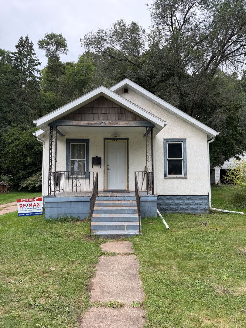 Eau Claire House: 232 Ferry St