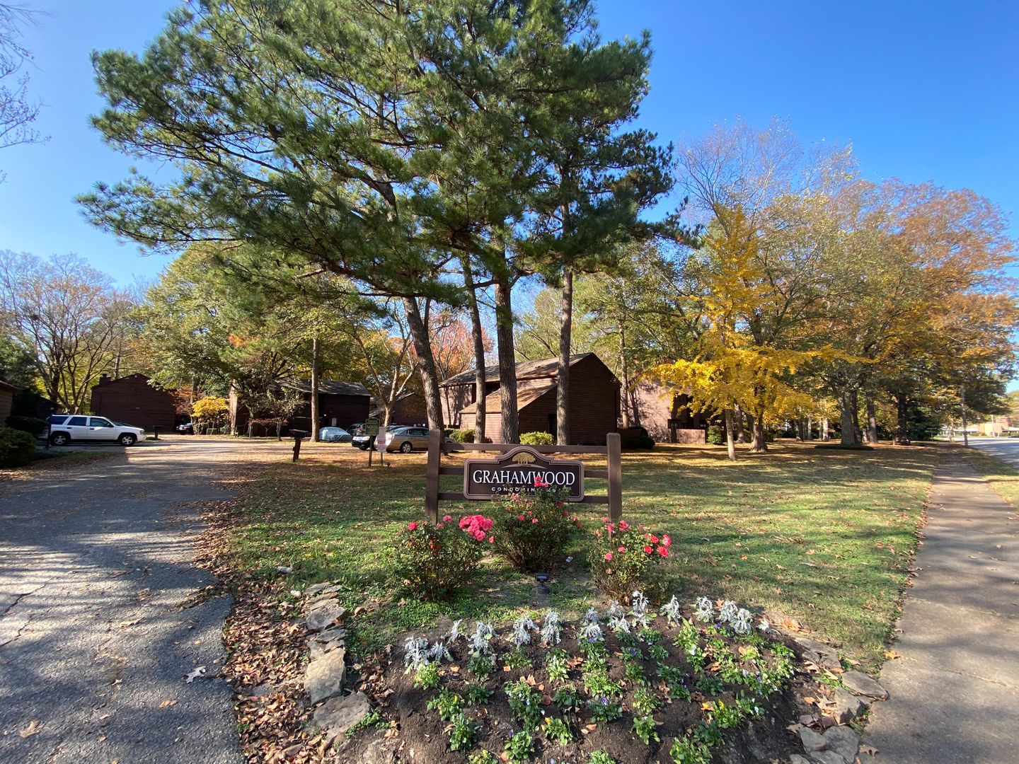 Memphis Condo: 3962 Grahamdale Circle