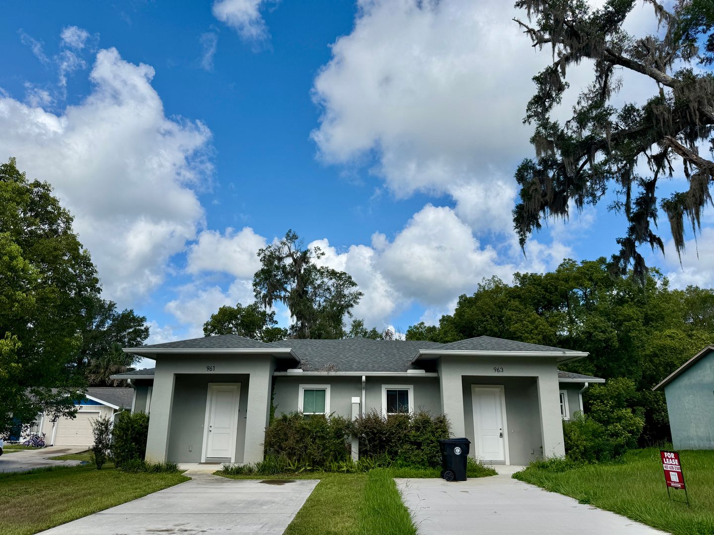 Orange City Townhome: 963 Beau Court