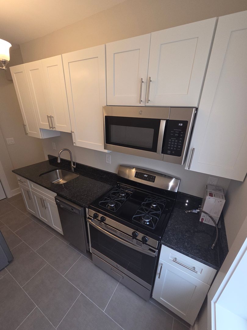 JERSEY CITY Apartment: 214-220 DUNCAN AVENUE