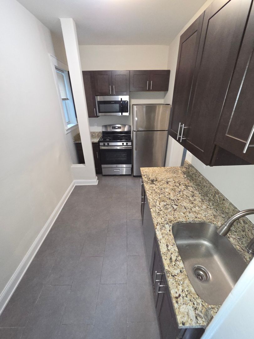 MONTCLAIR Apartment: 9-11 SEYMOUR STREET