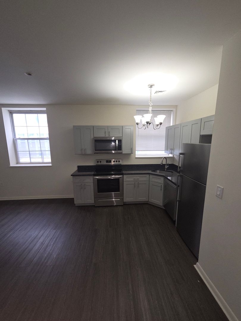 JERSEY CITY Apartment: 201-13 TONNELE AVENUE
