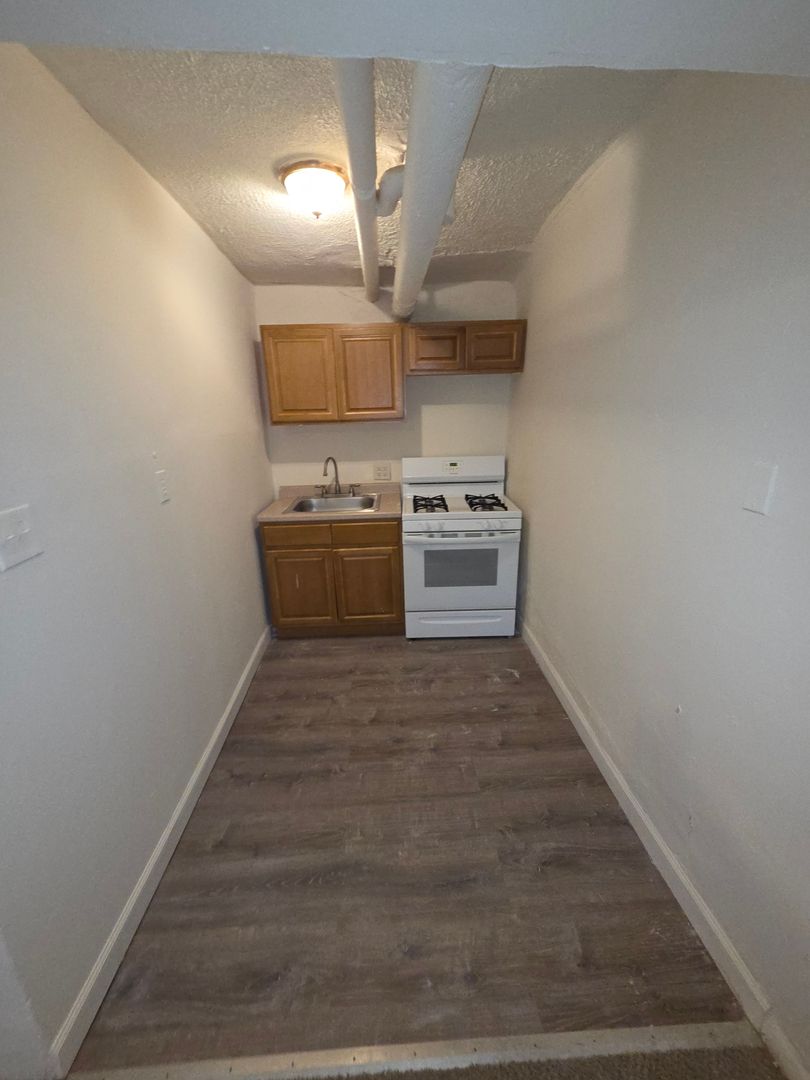 JERSEY CITY Apartment: 574 BERGEN AVENUE