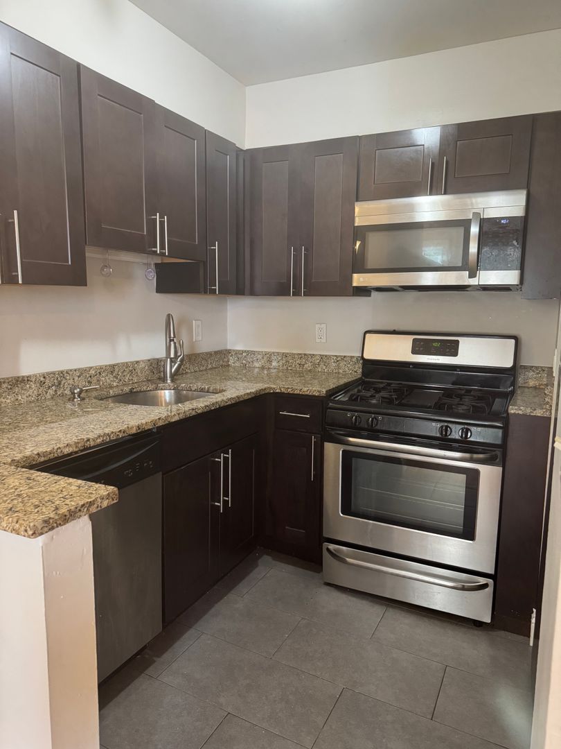 JERSEY CITY Apartment: 153-157 WAYNE STREET