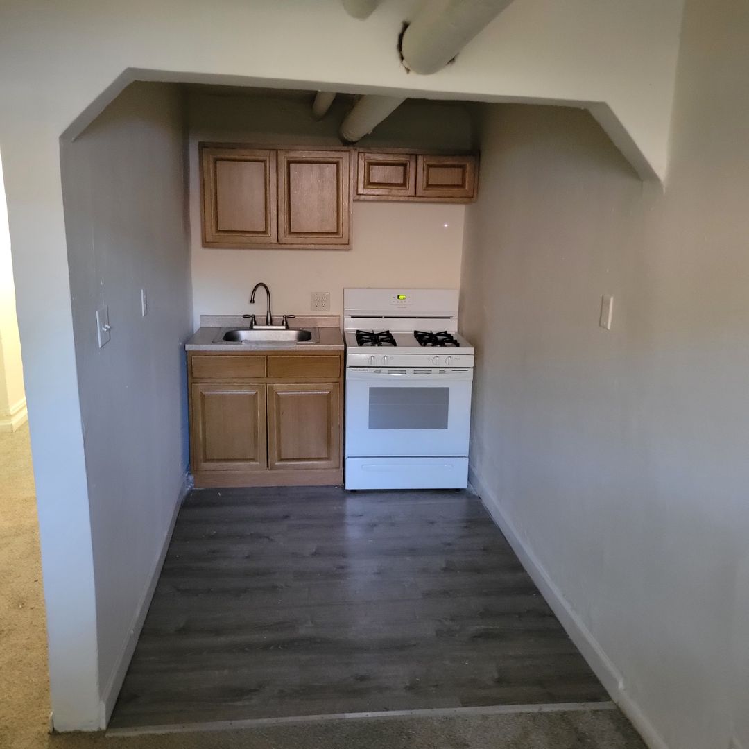 JERSEY CITY Apartment: 574 BERGEN AVENUE
