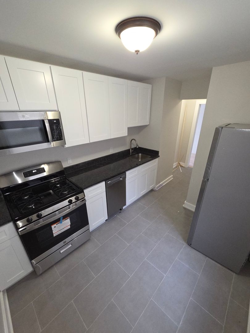 JERSEY CITY Apartment: 31-33 HIGH STREET