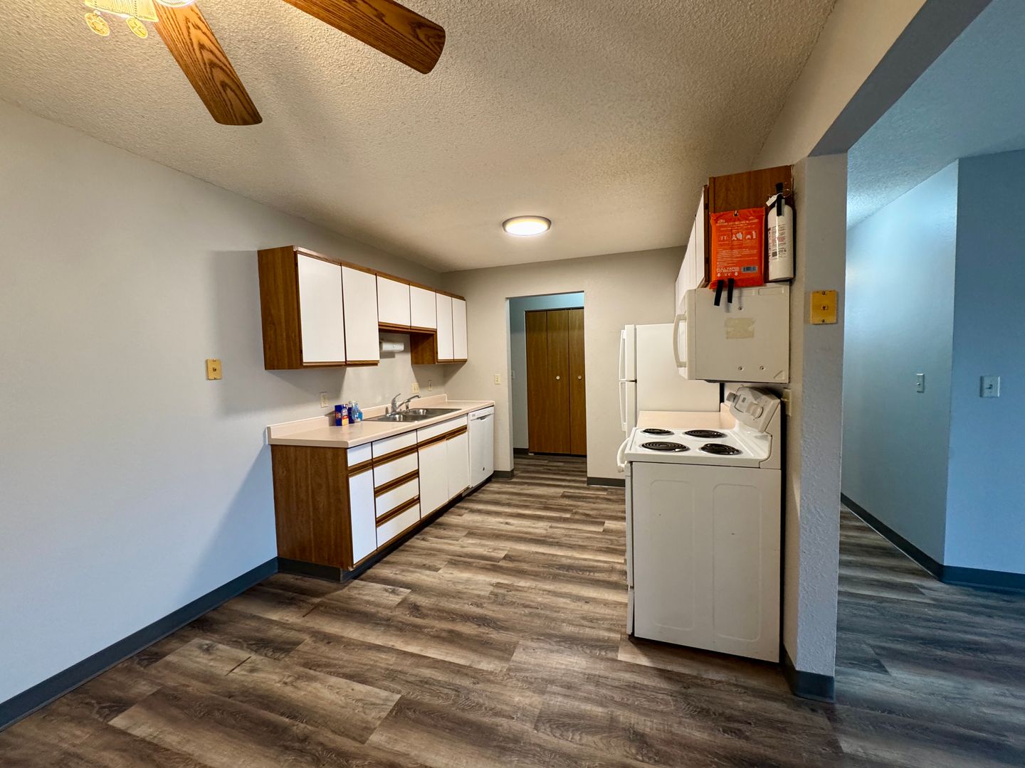 Roseau Apartment: 301 6th St SW