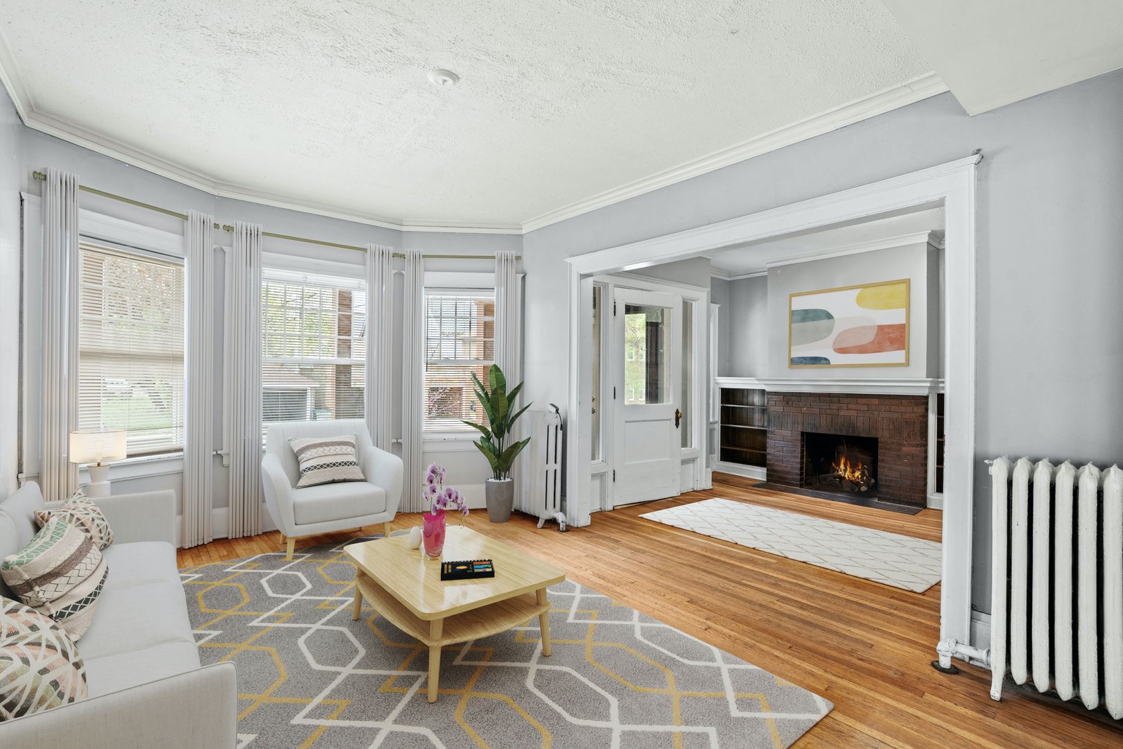 Milwaukee House: 2118 E Linnwood Ave