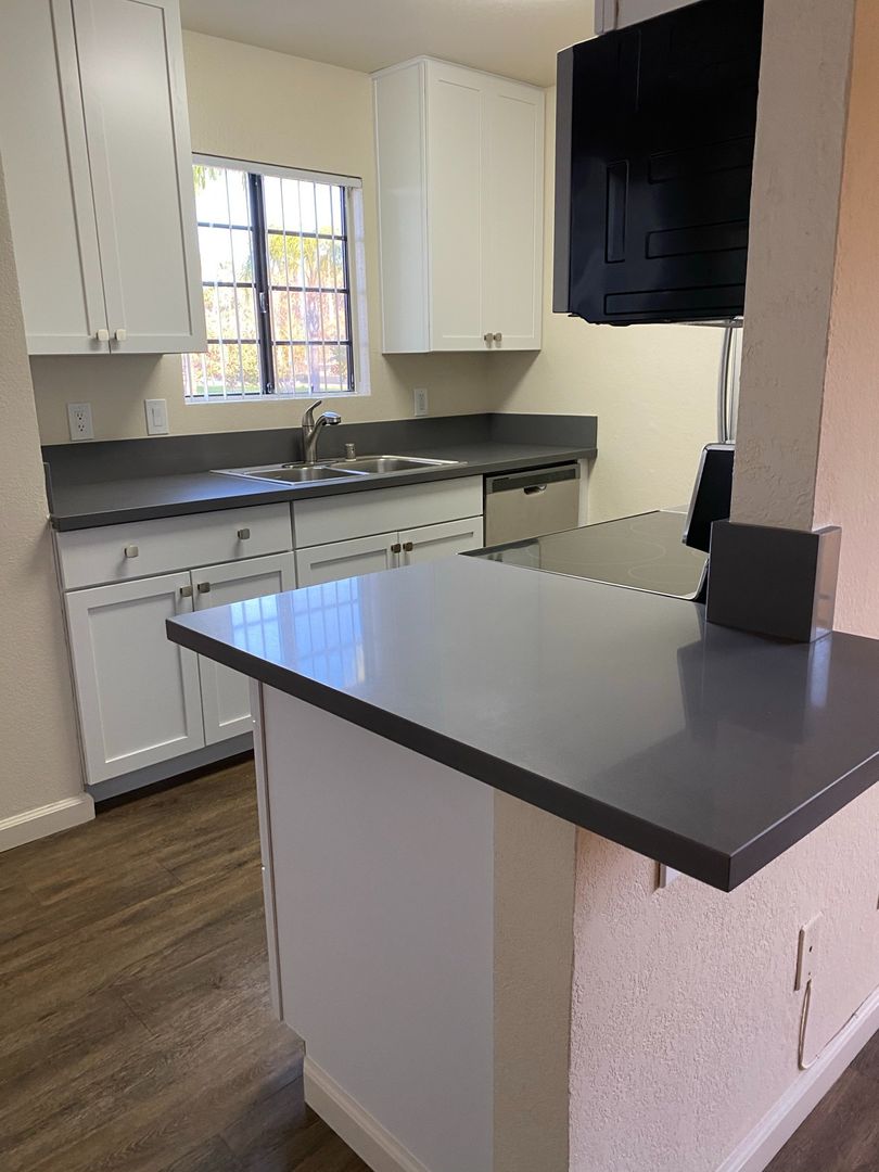 El Cajon Apartment: 411 West Chase Ave