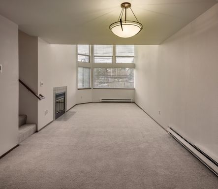 $2,749 / 2br - 1104ft2 - Lovely, Huge 2-BR 2-BA near UW, Childrens Hosp, Magnusen & more! (6200 Sand Point Way NE) – photo 1