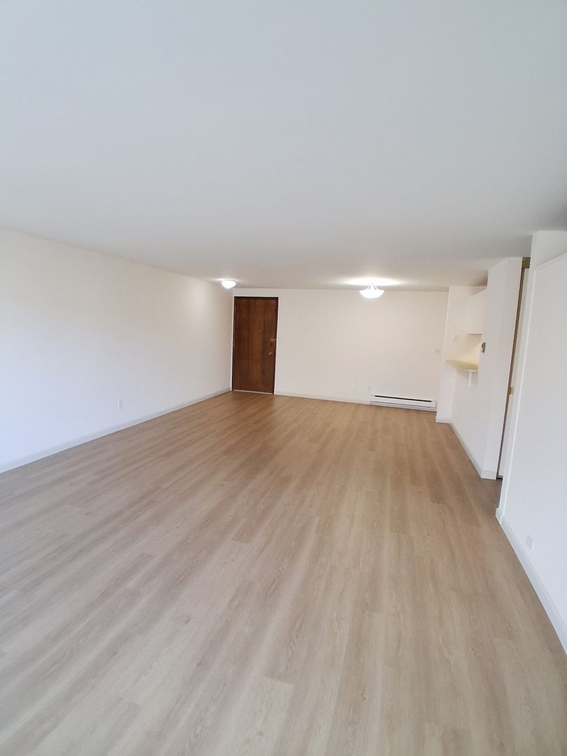 Seattle Apartment: 2700 NE 125th Street