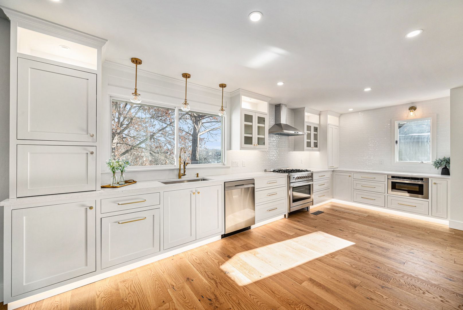 Lees Summit House: 224 NW Locust St