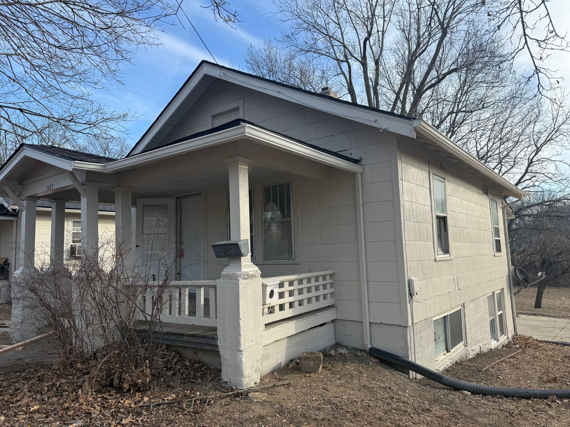 Independence Apartment: 1337 S Osage Ave - B