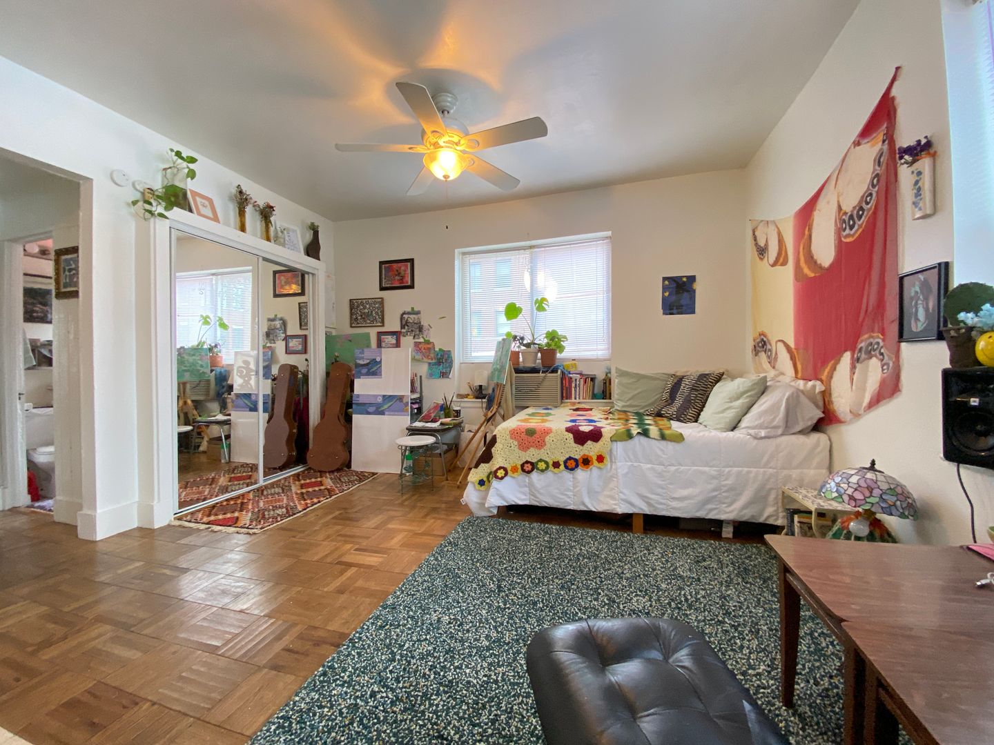 Chicago Apartment: 755 W Cornelia Ave