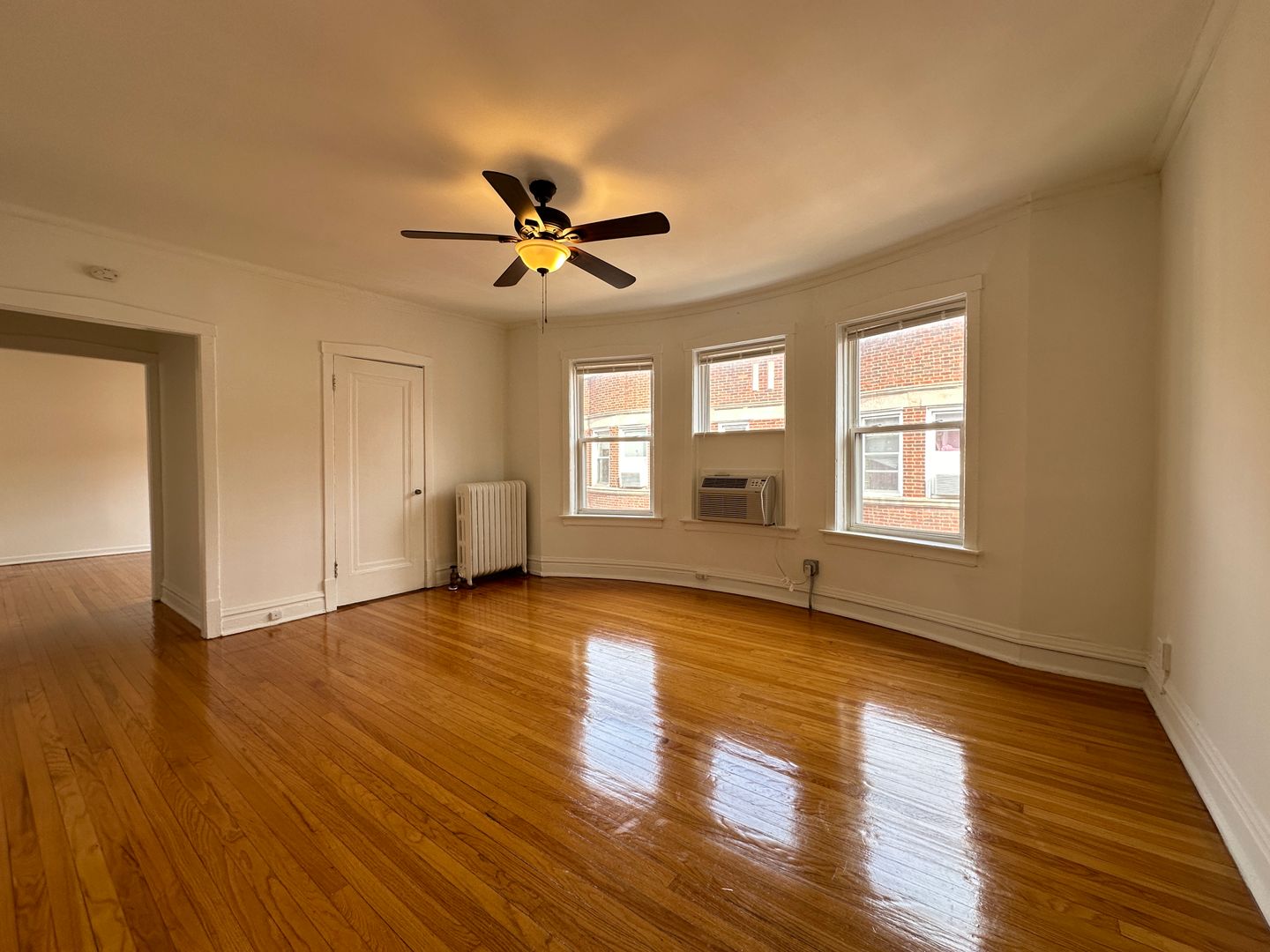 Chicago Apartment: 5527 N Kenmore Ave