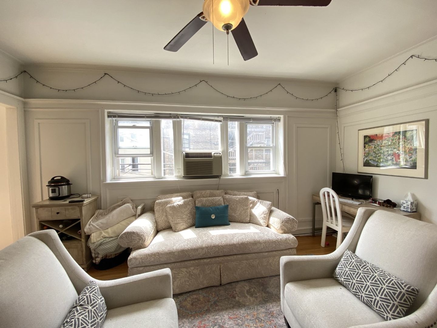 Chicago Apartment: 925 W Cornelia Ave