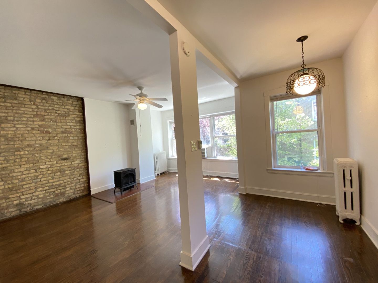 Chicago Apartment: 925 W Cornelia Ave