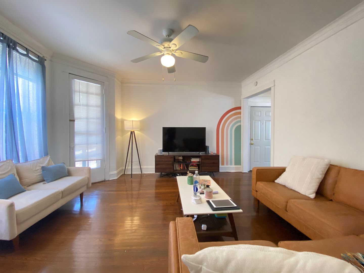 Chicago Apartment: 714 W Waveland Ave