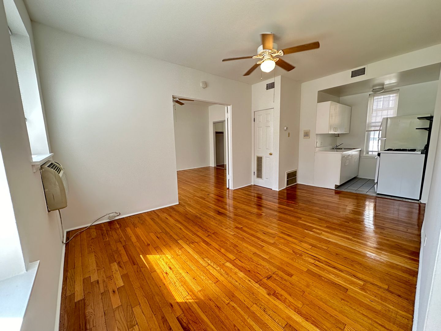 Chicago Apartment: 5528 N Kenmore Ave