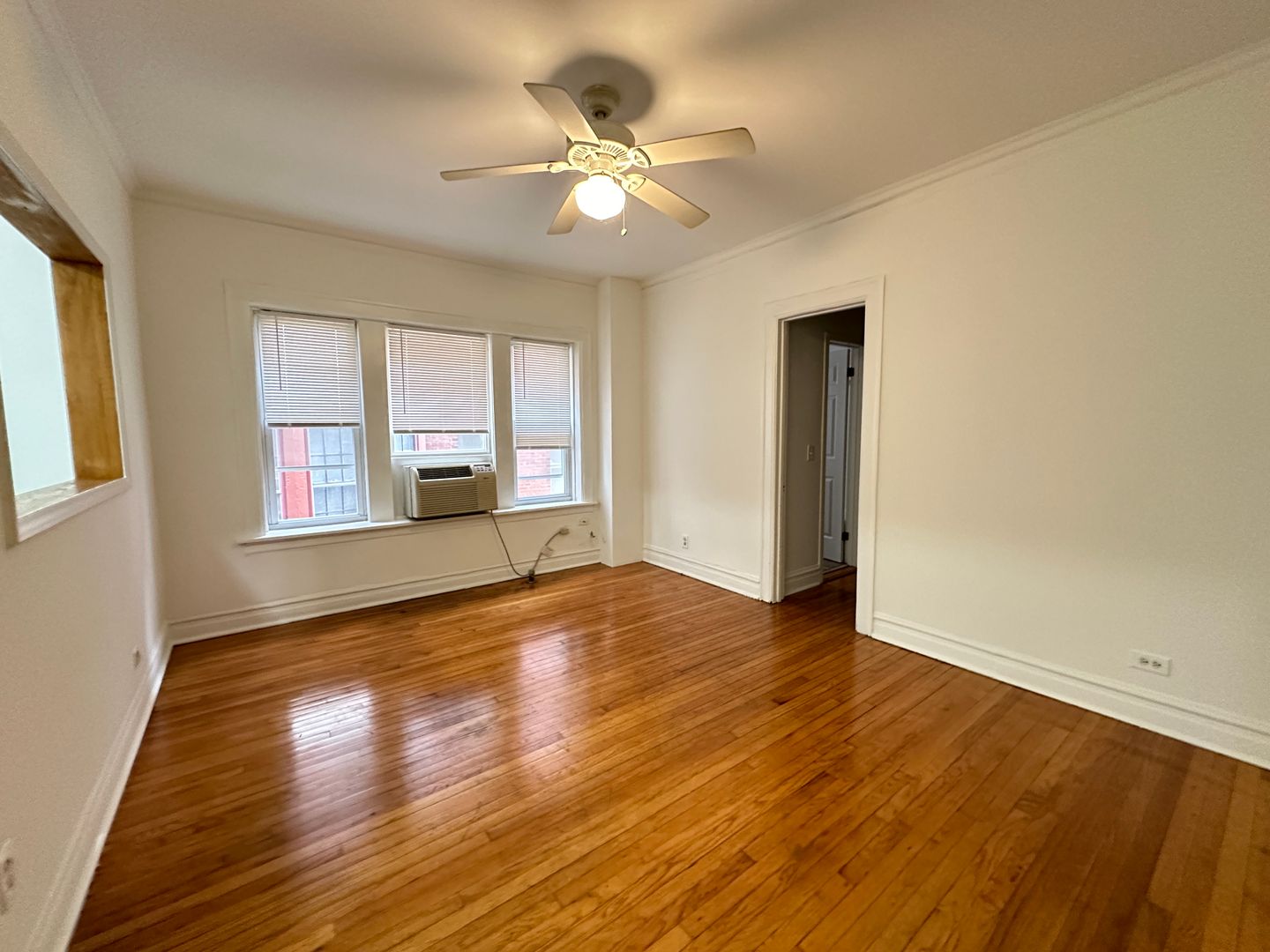 Chicago Apartment: 5634 N Kenmore Ave
